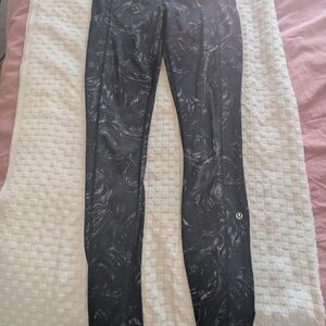 Lululemon Black and Gray Patterned Leggings